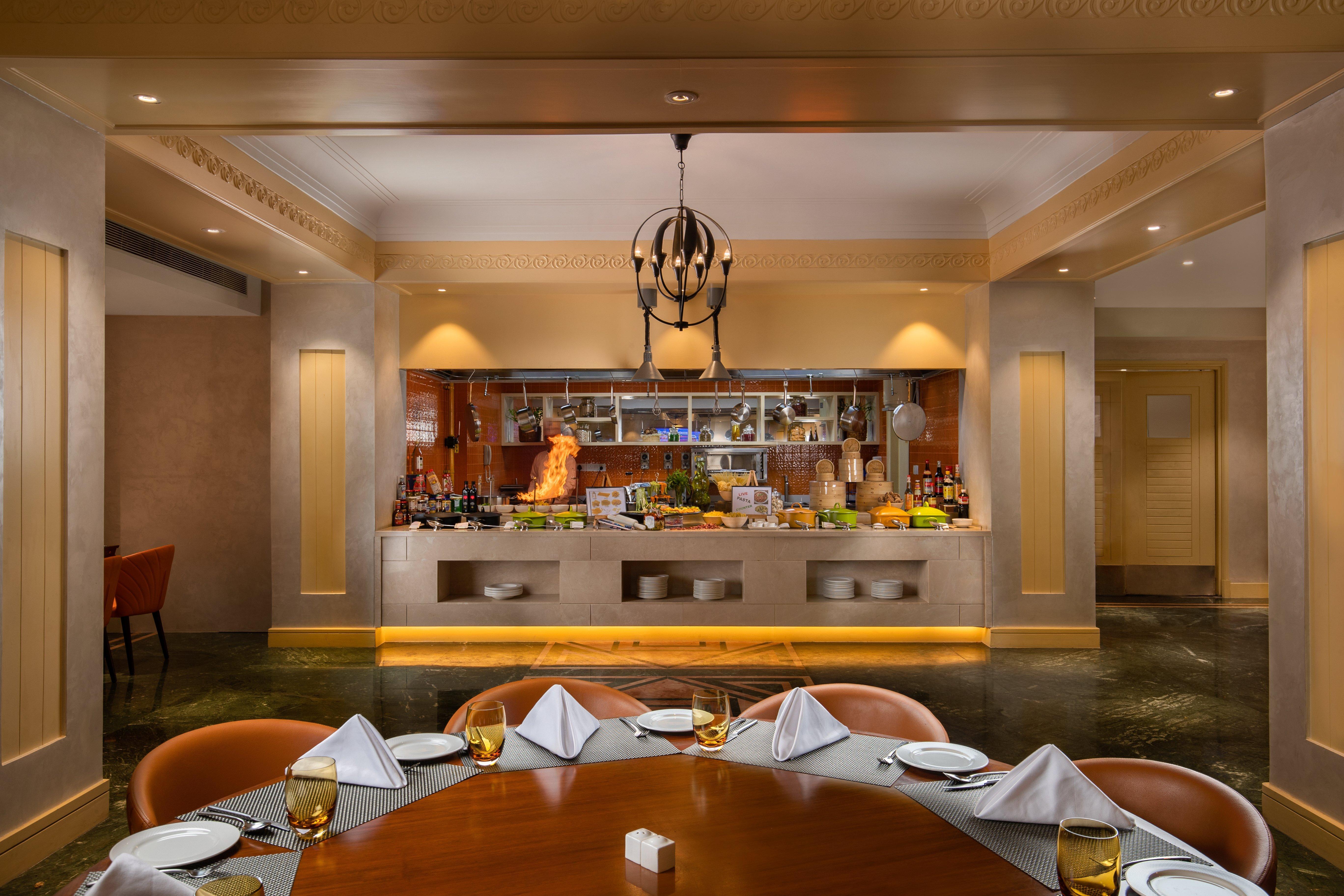 Holiday Inn Agra Mg Road An Ihg Hotel Exterior photo The open kitchen at the restaurant