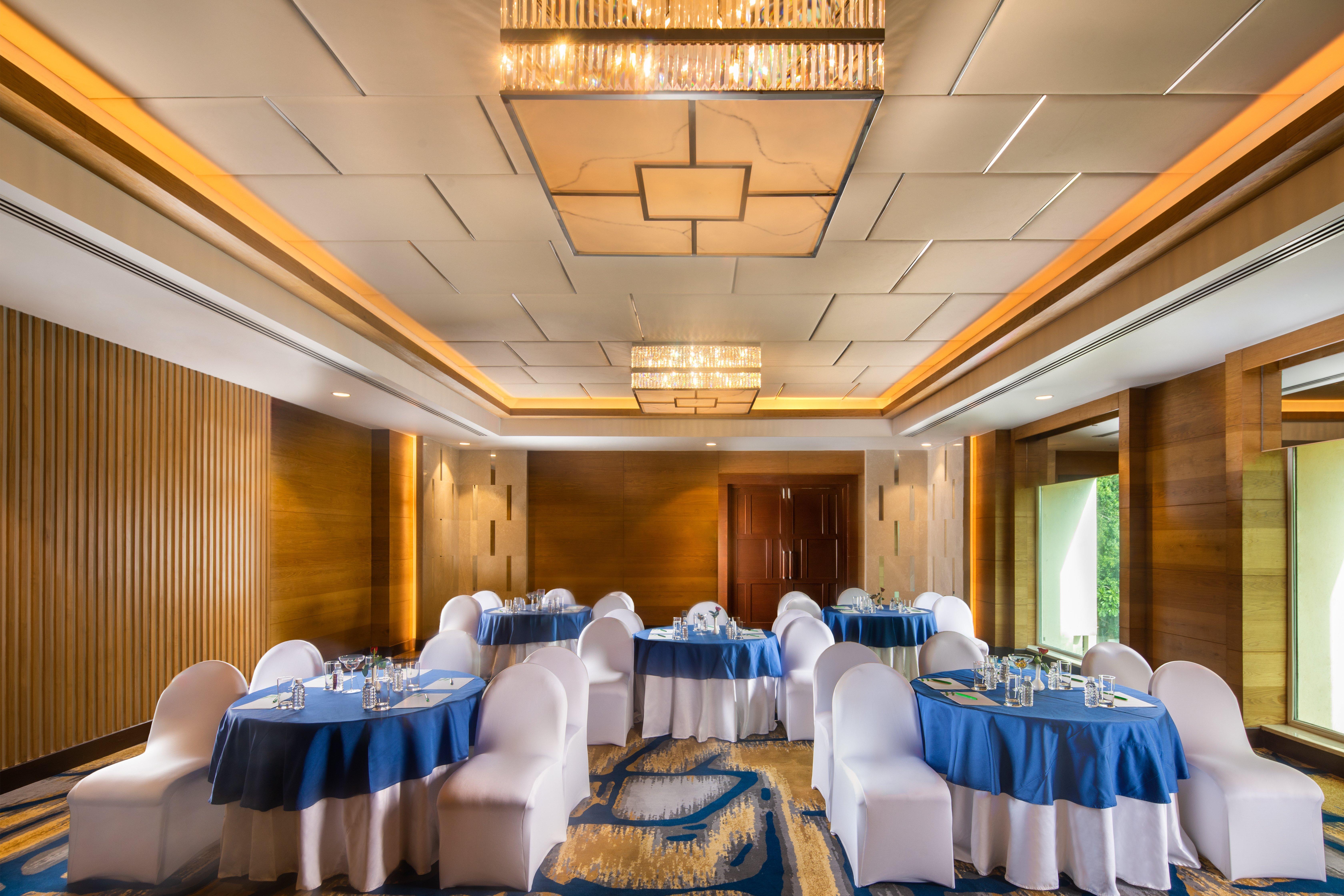 Holiday Inn Agra Mg Road An Ihg Hotel Exterior photo The Royal