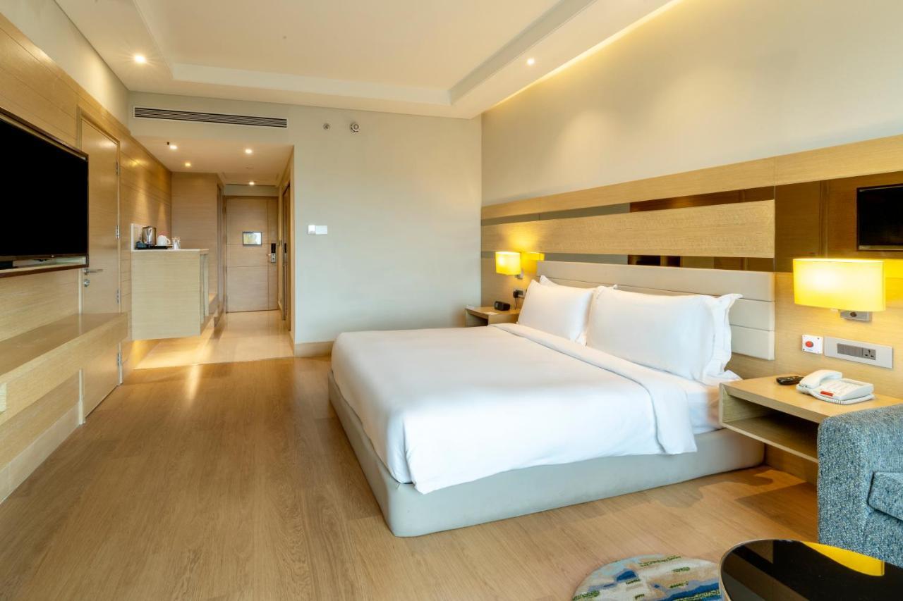 Holiday Inn Agra Mg Road An Ihg Hotel Exterior photo Deluxe Room
